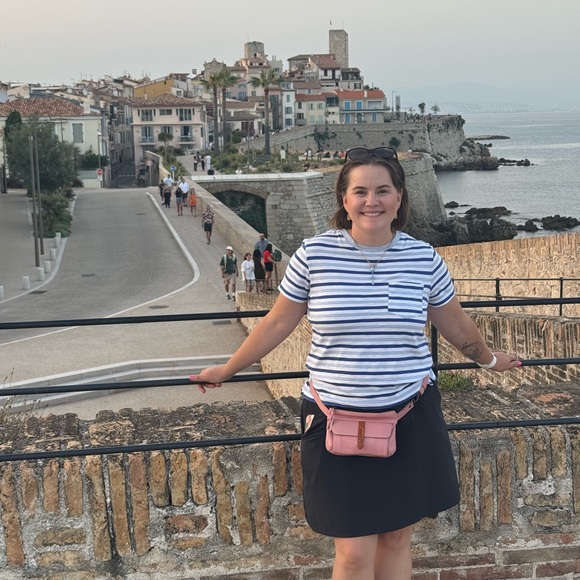 Meet your Posher, Tracy! - Picture 4 of 5